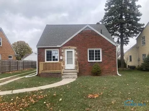808 Sandralee Dr, Toledo, OH 43612