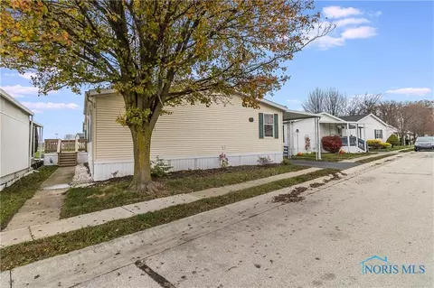 715 S Holland Sylvania Rd #29, Toledo, OH 43615