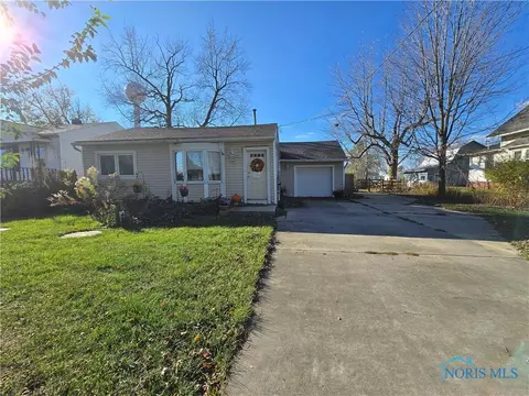 5831 N Berkey Southern Rd, Berkey, OH 43504