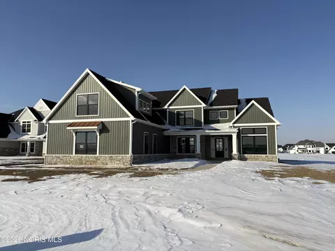 502 Cathedral Ct, Perrysburg, OH 43551