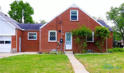 832 Corey St, Maumee, OH 43537 photo 2