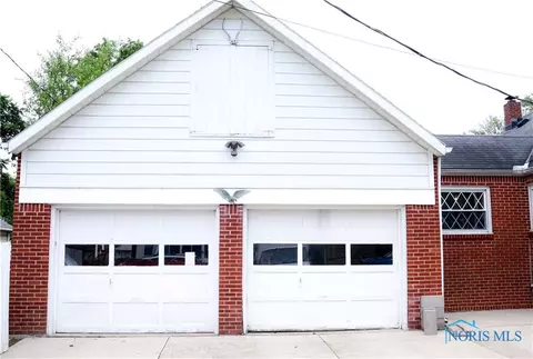 832 Corey St, Maumee, OH 43537 photo 4