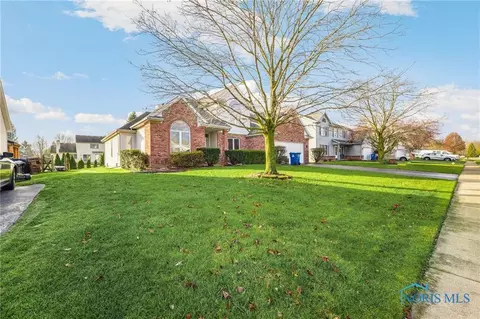 7341 Woodshire Ln, Holland, OH 43528