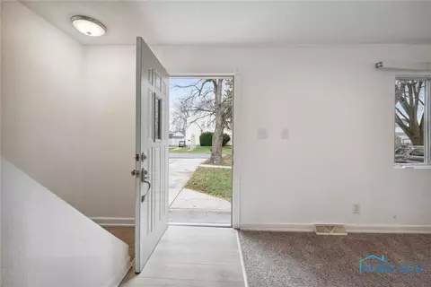 934 Cuthbert Rd, Toledo, OH 43607 photo 4