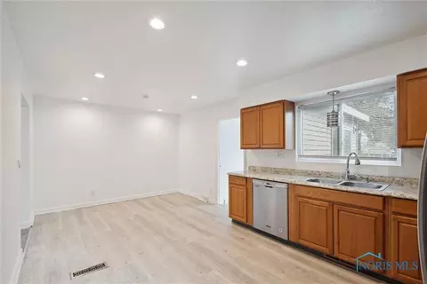934 Cuthbert Rd, Toledo, OH 43607 photo 17
