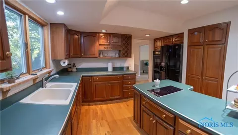 7331 Coder Rd, Maumee, OH 43537 photo 8
