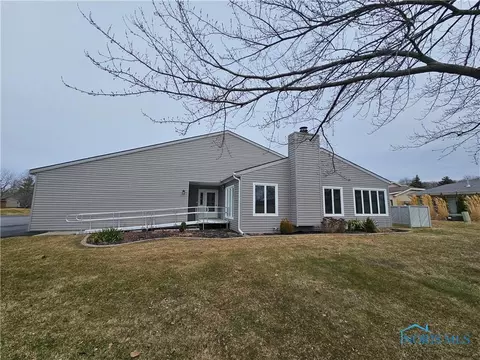 831 Fox Run Rd #U10, Findlay, OH 45840