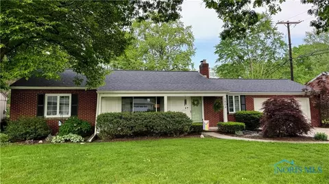 2804 Evergreen Rd, Toledo, OH 43606