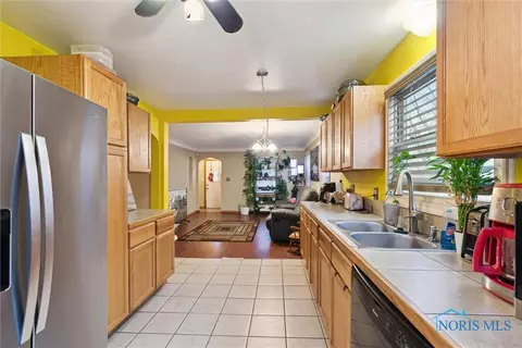 637 Greening Rd, Toledo, OH 43607 photo 17