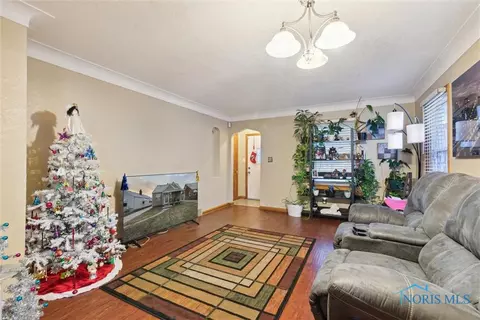 637 Greening Rd, Toledo, OH 43607 photo 9