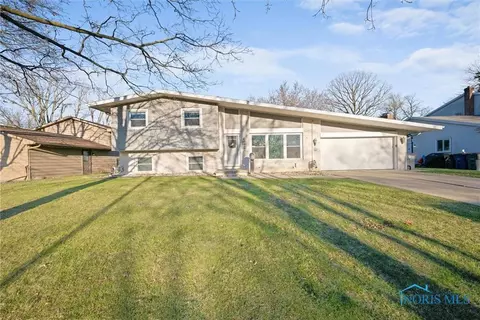 6124 Holly Valley Dr, Toledo, OH 43612