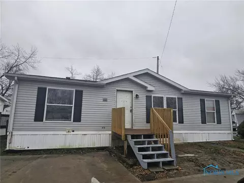 1465 Mustang Dr, Defiance, OH 43512