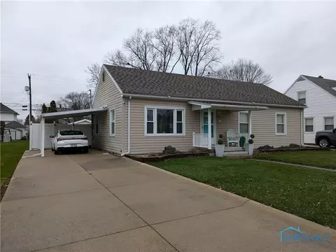224 N Columbus Ave, Fremont, OH 43420