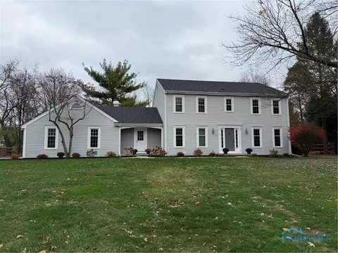 25874 Cherbourg Ln, Perrysburg, OH 43551