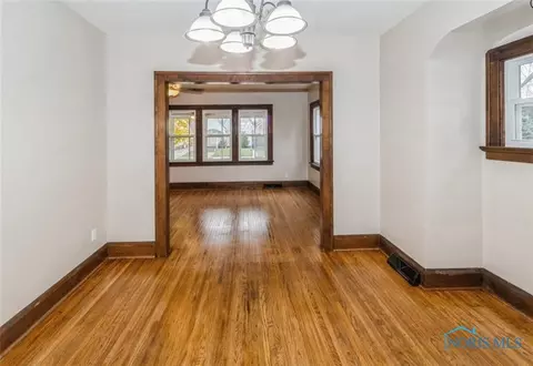 819 Wright Ave, Toledo, OH 43609 photo 4