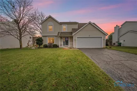 3924 Pepperwood Ct, Sylvania, OH 43560