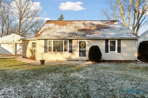 1021 Rochelle Rd, Toledo, OH 43615