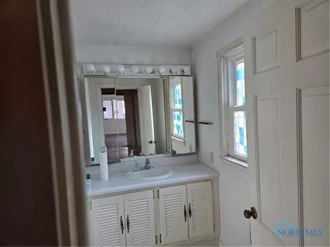 201 W Franklin St, Edon, OH 43518 photo 7