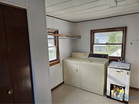 201 W Franklin St, Edon, OH 43518 photo 5