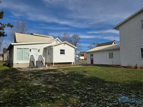 201 W Franklin St, Edon, OH 43518 photo 3