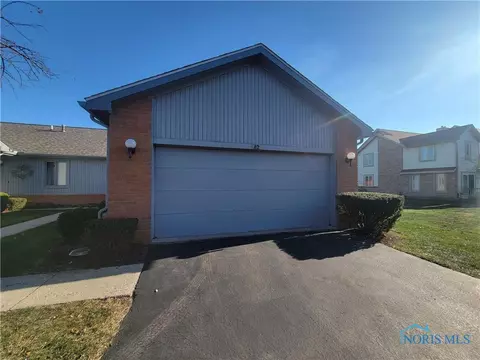 5823 Greenridge Ln #C, Toledo, OH 43615