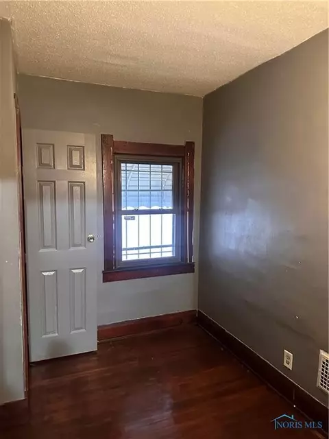1054 Hamilton St, Toledo, OH 43607 photo 10