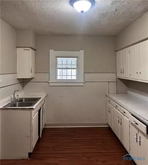 1054 Hamilton St, Toledo, OH 43607 photo 7