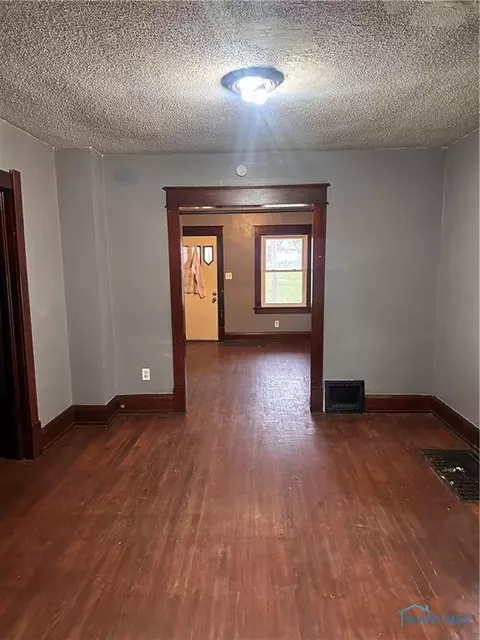 1054 Hamilton St, Toledo, OH 43607 photo 6