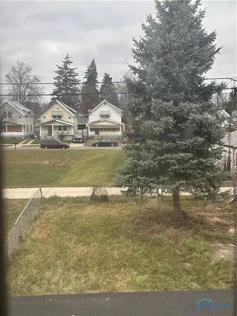1054 Hamilton St, Toledo, OH 43607 photo 3