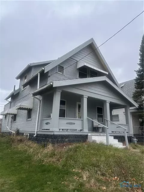 1054 Hamilton St, Toledo, OH 43607 photo 2