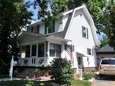 2516 Grantwood Dr, Toledo, OH 43613