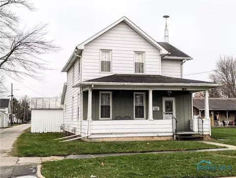 117 W Walnut St, Oak Harbor, OH 43449
