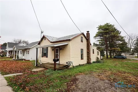 27 Main St, Leipsic, OH 45856