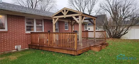 315 W Maple St, Deshler, OH 43516 photo 4