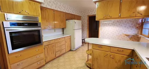 315 W Maple St, Deshler, OH 43516 photo 6