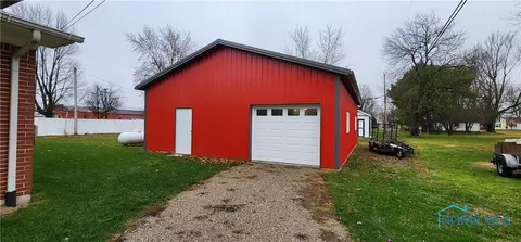 315 W Maple St, Deshler, OH 43516 photo 5