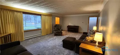 315 W Maple St, Deshler, OH 43516 photo 9