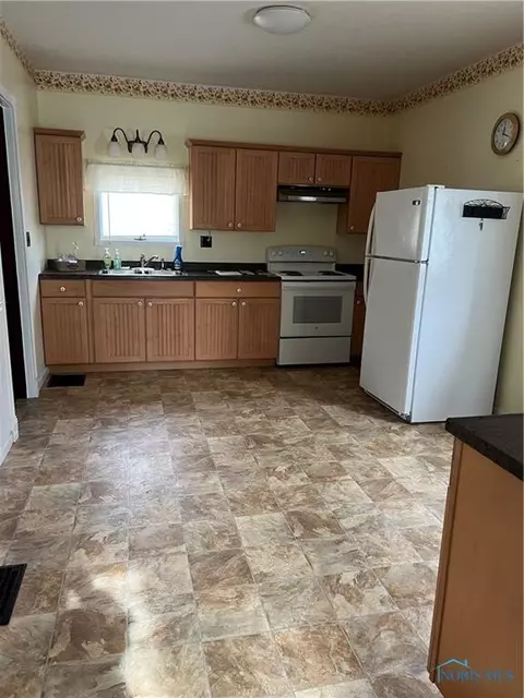 321 S 5th St, Upper Sandusky, OH 43351 photo 8