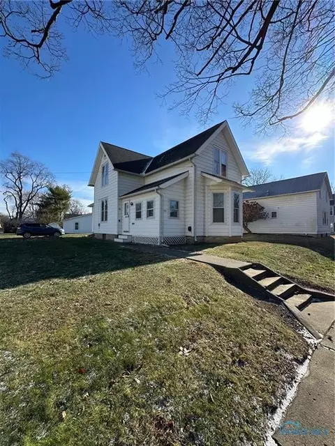 321 S 5th St, Upper Sandusky, OH 43351 photo 3