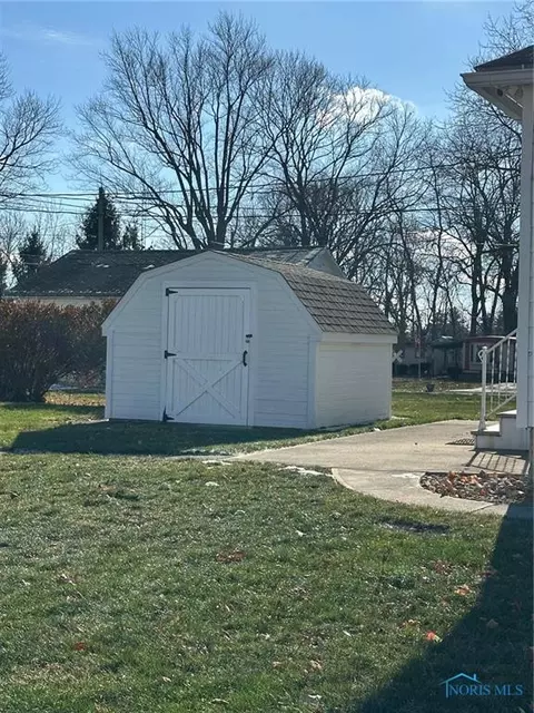 321 S 5th St, Upper Sandusky, OH 43351 photo 4