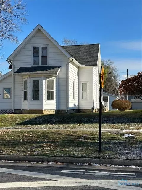 321 S 5th St, Upper Sandusky, OH 43351 photo 2