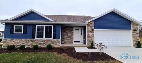 200 Kierra Ln, Swanton, OH 43558