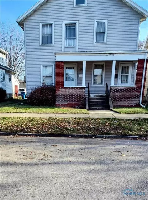 3960 Woodhaven Dr, Toledo, OH 43612
