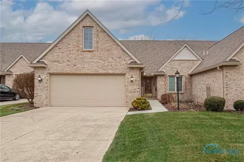 5111 Parkside Dr, Oregon, OH 43616