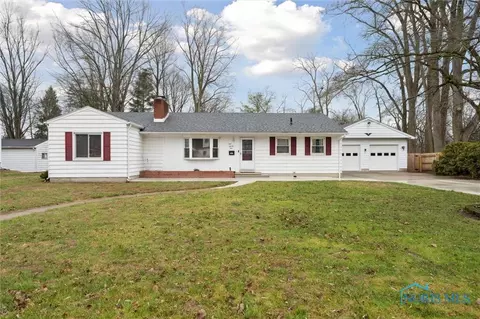 121 Forrester Ave, Swanton, OH 43558