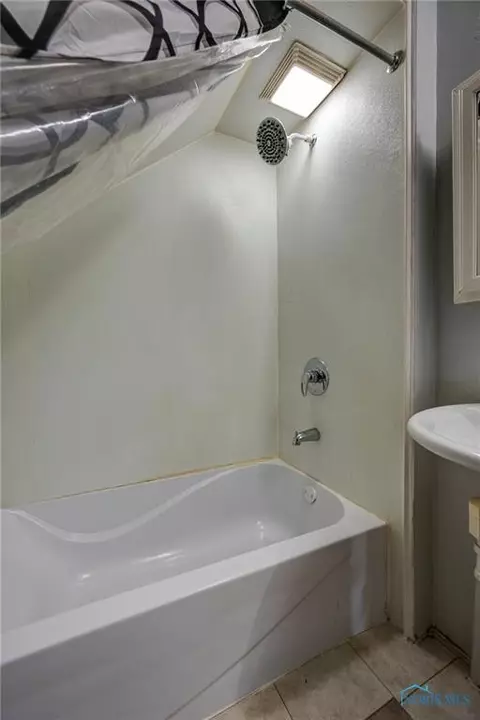 107 Guy St, Walbridge, OH 43465 photo 39