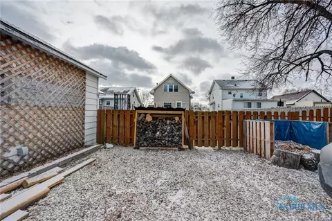 107 Guy St, Walbridge, OH 43465 photo 16