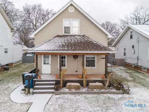 107 Guy St, Walbridge, OH 43465 photo 4
