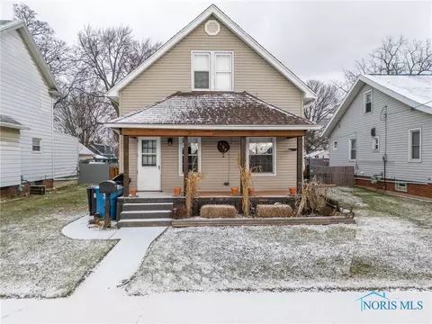 107 Guy St, Walbridge, OH 43465