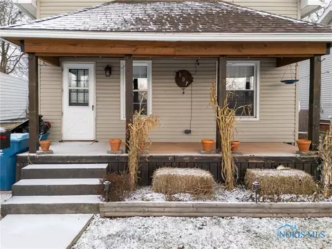 107 Guy St, Walbridge, OH 43465 photo 5